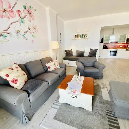 Berringer, Seestern, Direkt An Der Promenade * Rostock